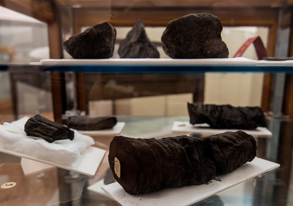 Передовые технологии помогли расшифровать обугленный древний свиток